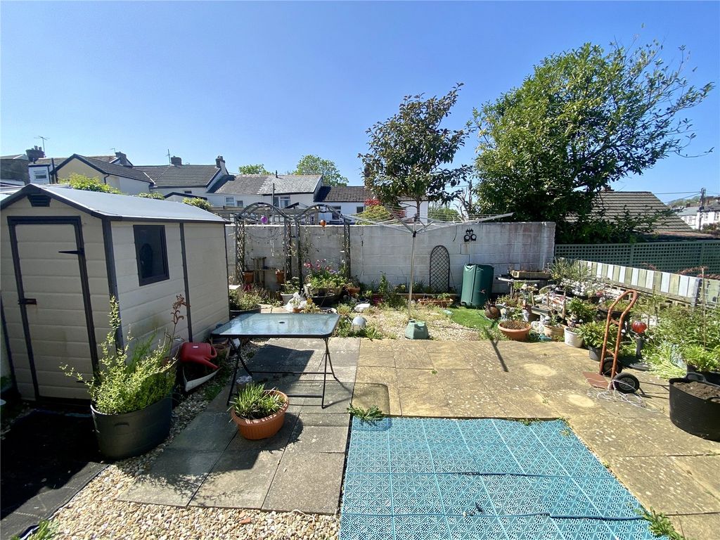 Property photo 2 of 18 Picture No. 14