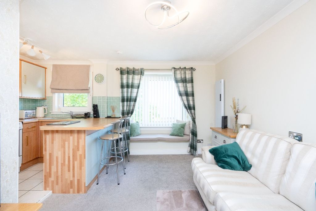 Property photo 3 of 15 4178097