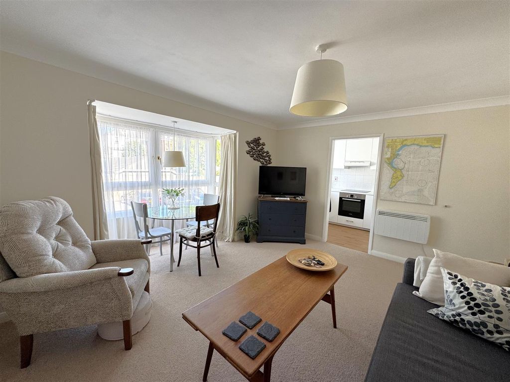 Property photo 3 of 9 3.Jpeg