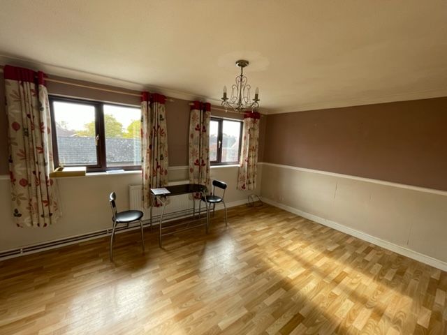 Property photo 3 of 7 Living Room