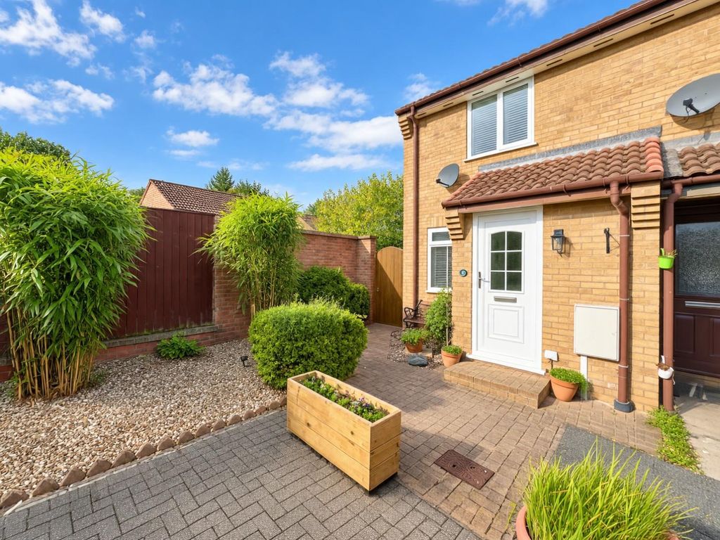 Property photo 1 of 20 Severn Close - Front.Jpg