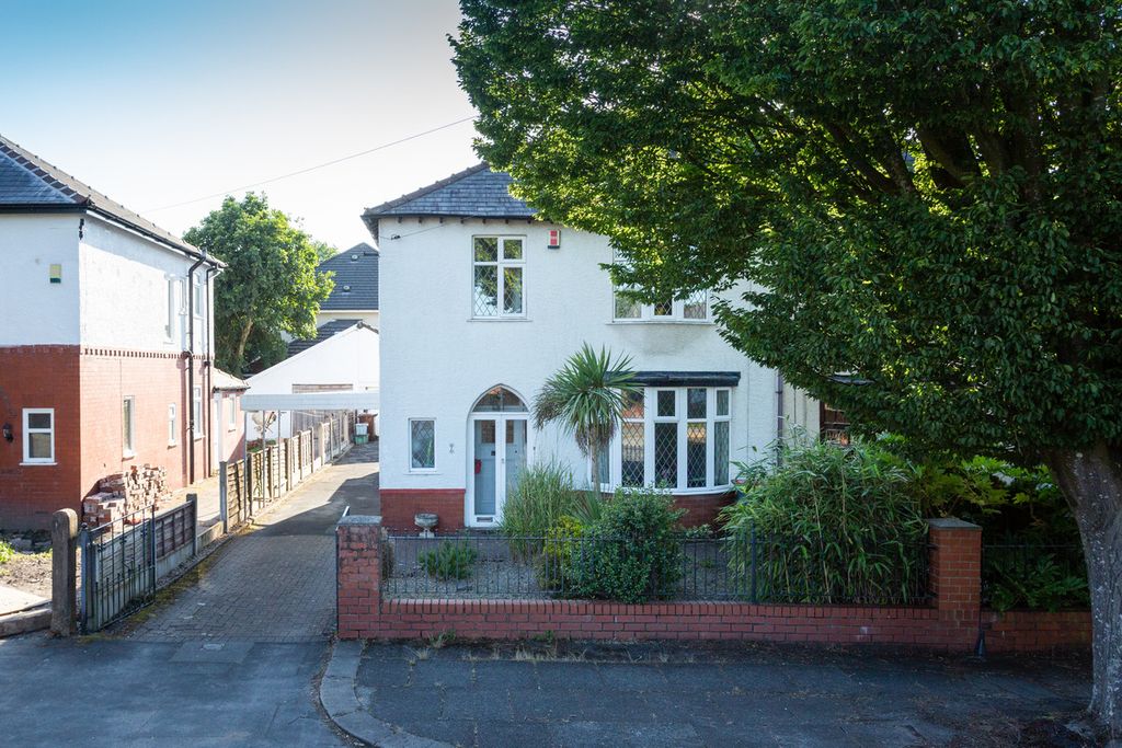 Property photo 1 of 11
