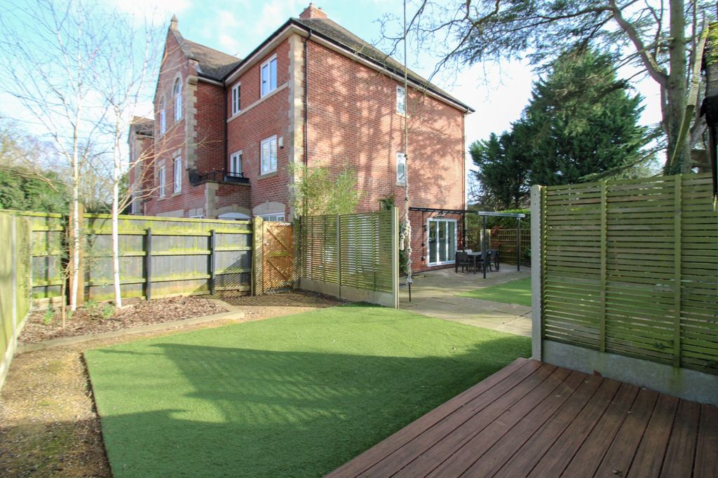 Additional image 21 of 4 bed semi-detached house for saleElm Tree Court, Stoneygate LE2
