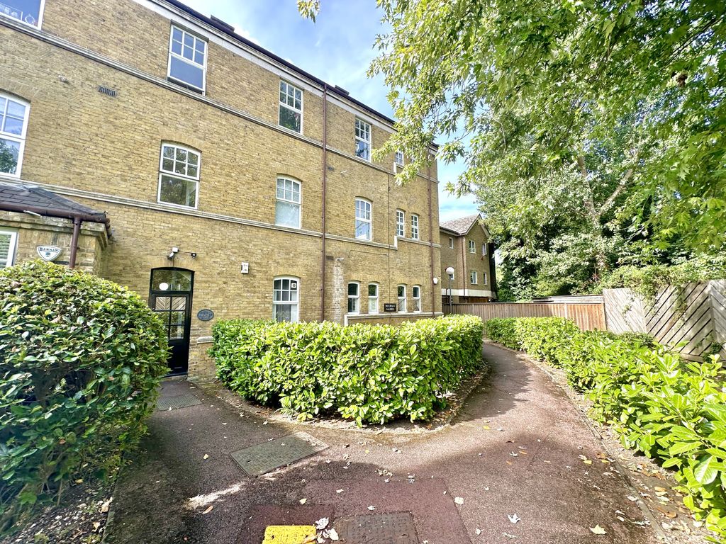 Property photo 1 of 8