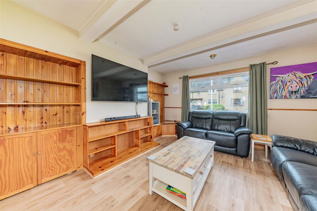Property photo 3 of 17 14 Dunarn Street Newtyle-7.Jpg
