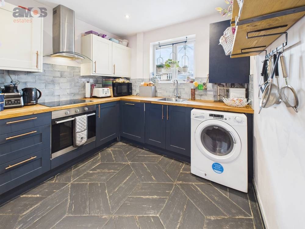 Property photo 3 of 19 4541854