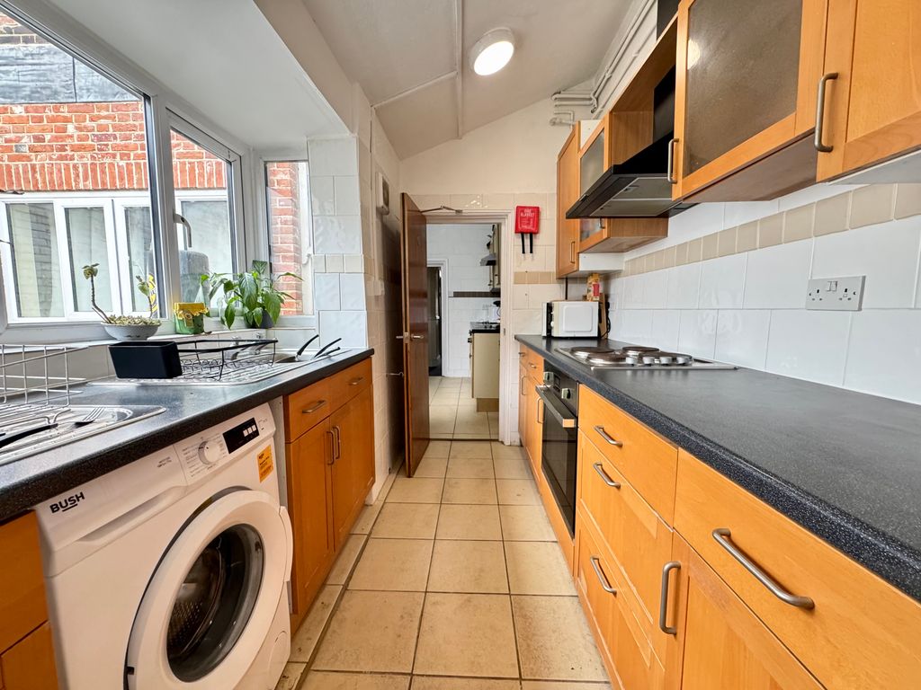 Property photo 2 of 8 Image