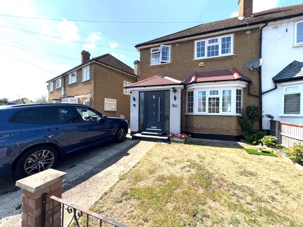 Property photo 1 of 16 11Boleyndriveext