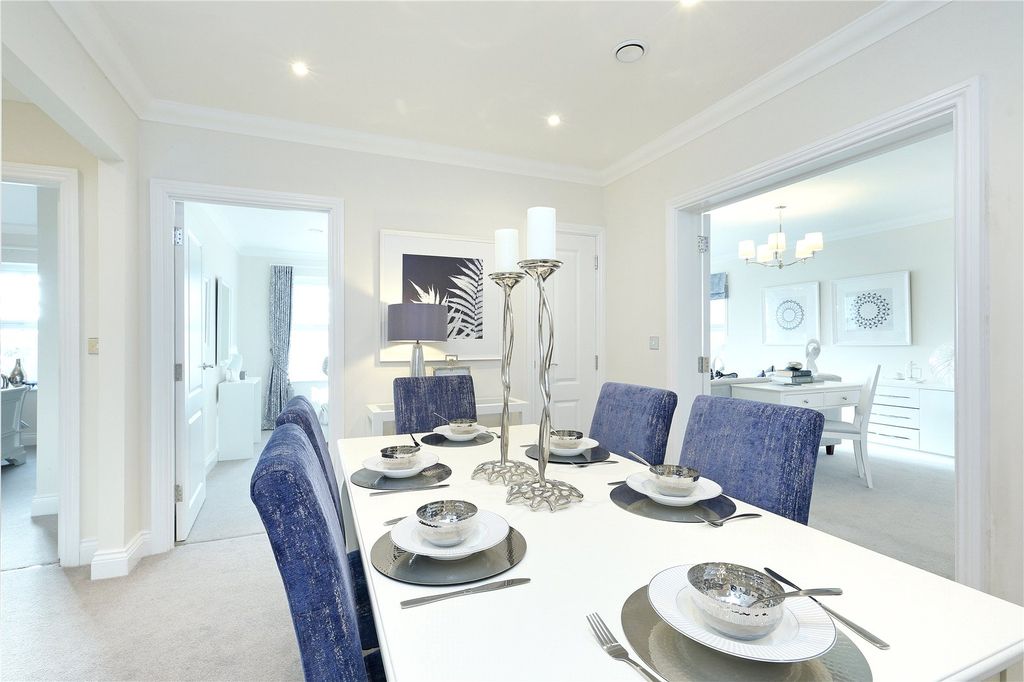 Property photo 3 of 8 Showhome