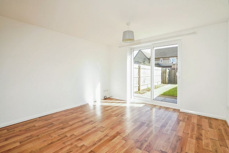 Property photo 2 of 9 17Acorncloseox263...