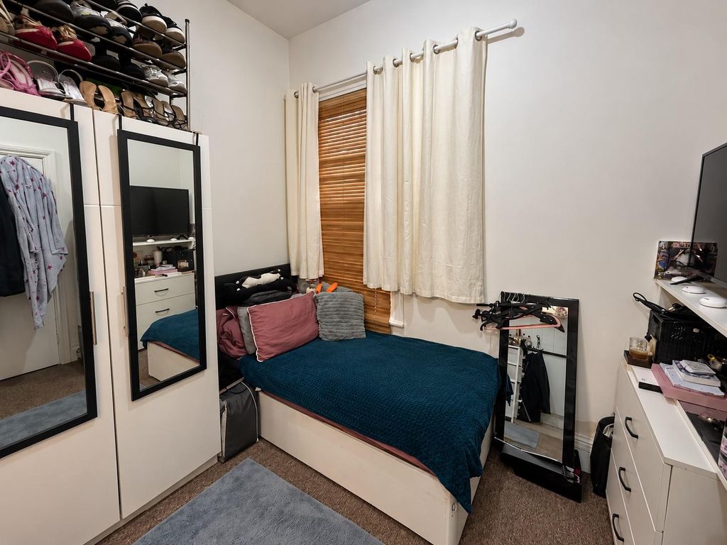 Property photo 1 of 4