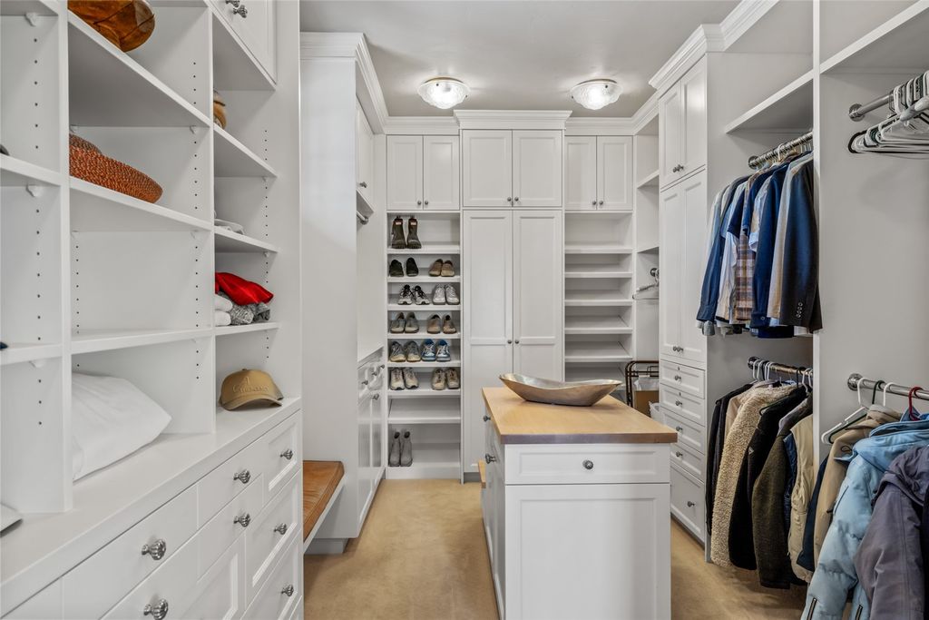 Property photo 2 of 31