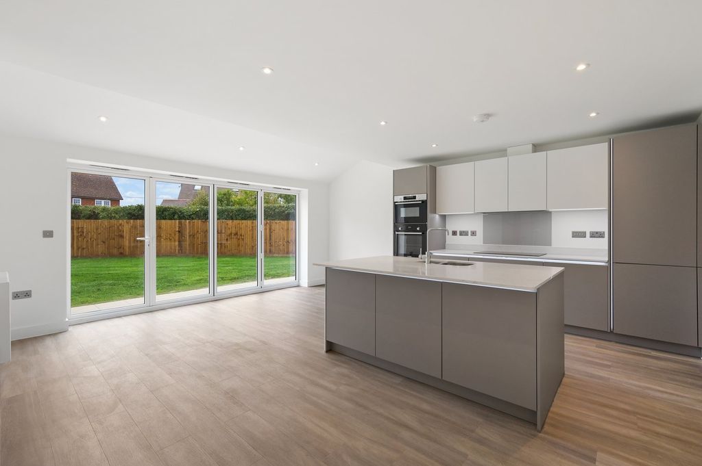 Property photo 3 of 23