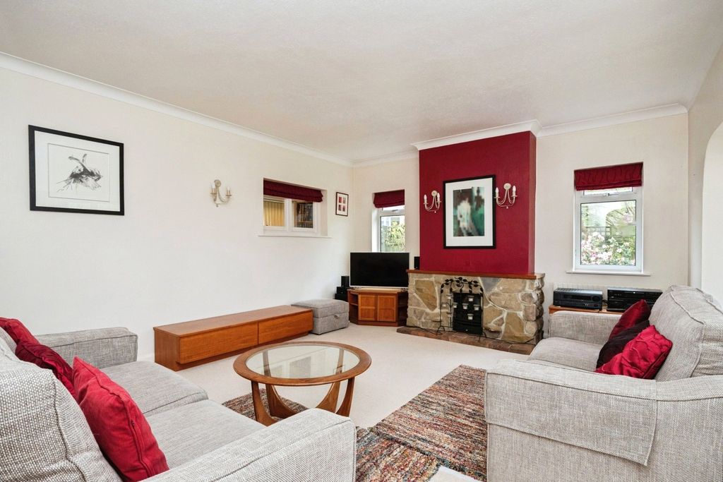 Property photo 2 of 19 Living Room