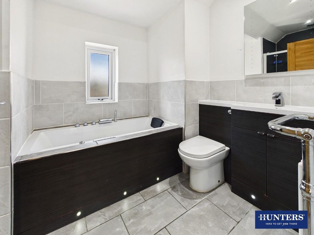 Property photo 3 of 22 Bathroom