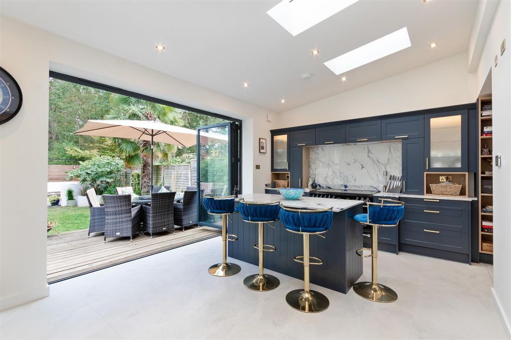 Property photo 2 of 14 Cherrywood Lane