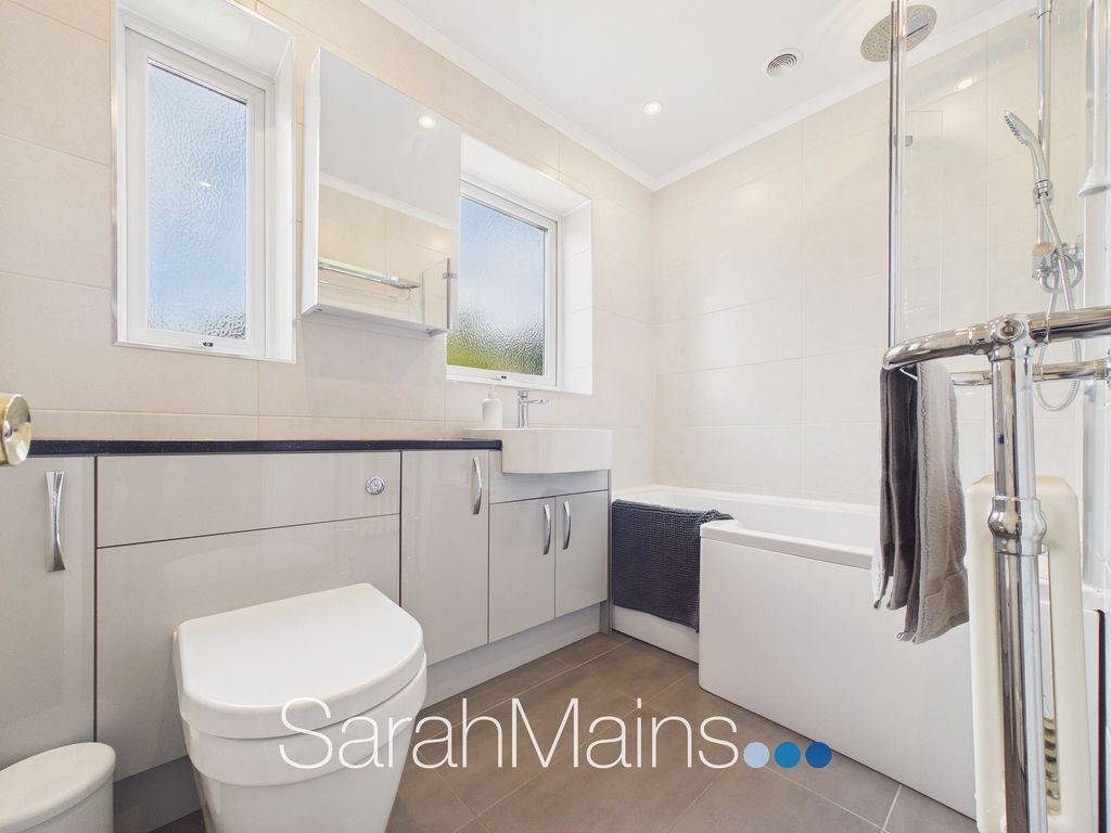 Property photo 3 of 14 Bathroom