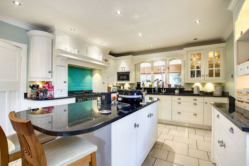 Property photo 3 of 55