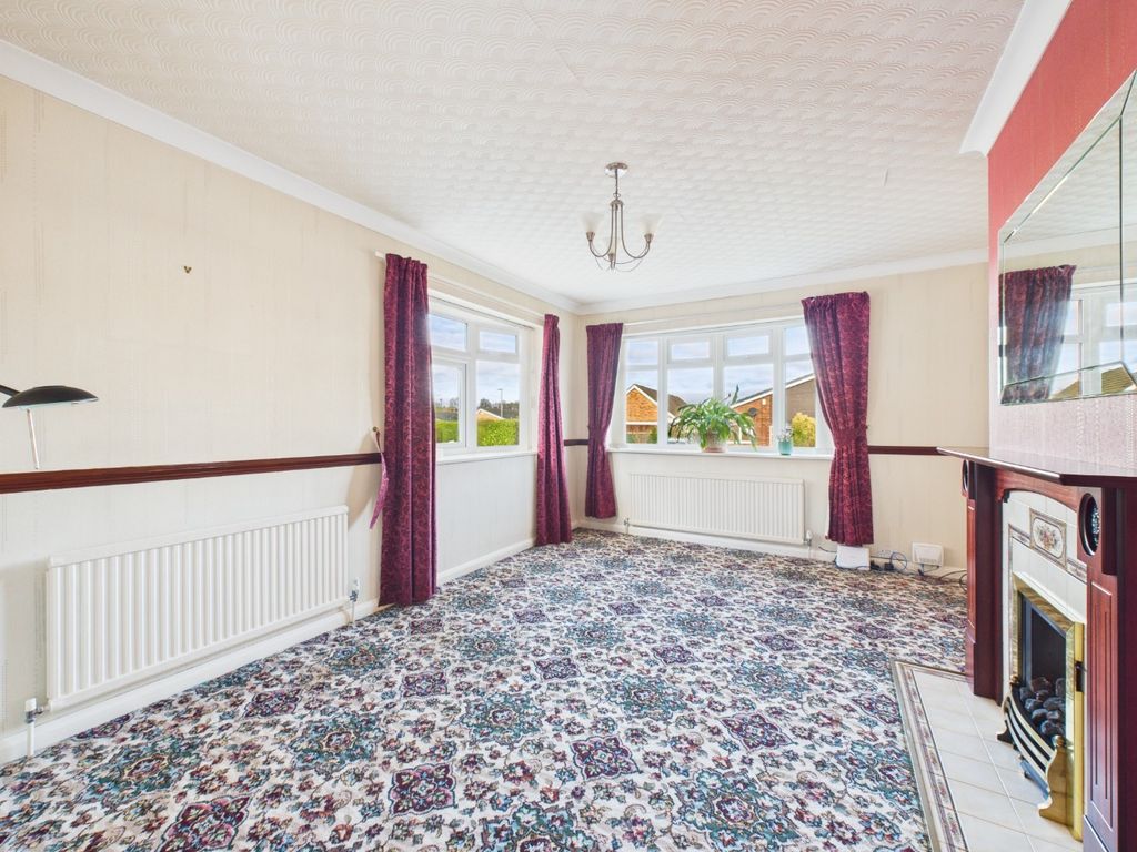 Property photo 2 of 13 3893685