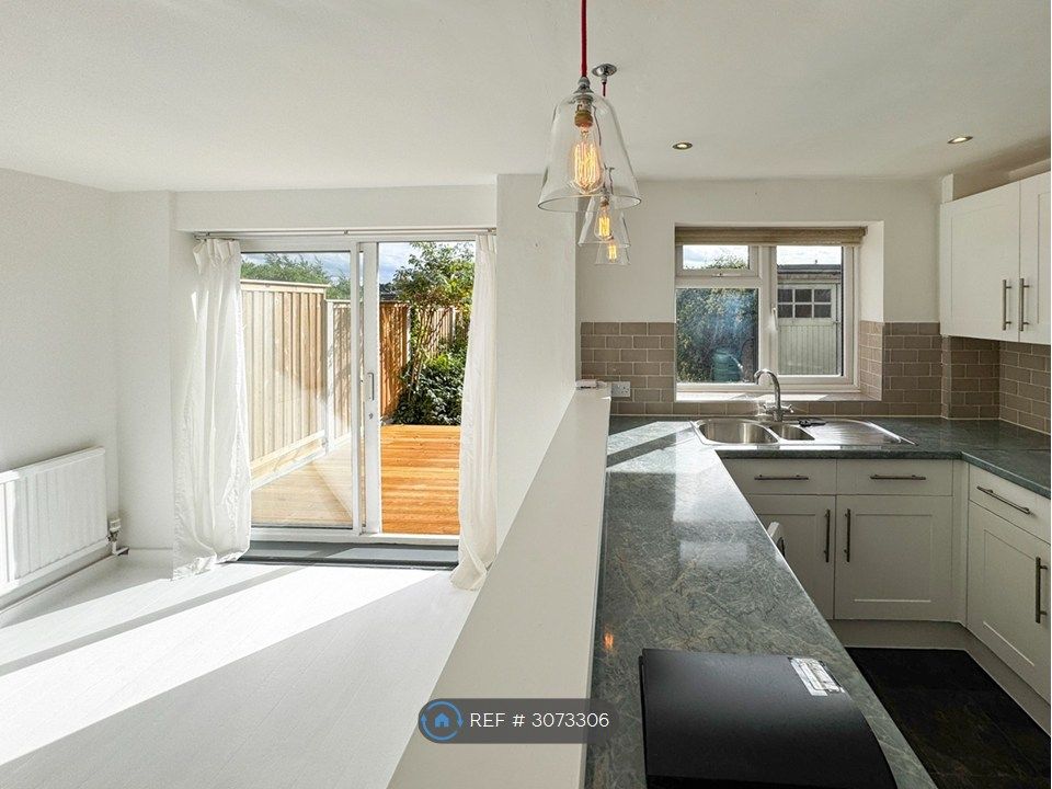 Property photo 2 of 17 Kitchen/Dining