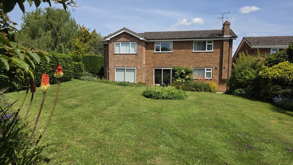 Property photo 2 of 33