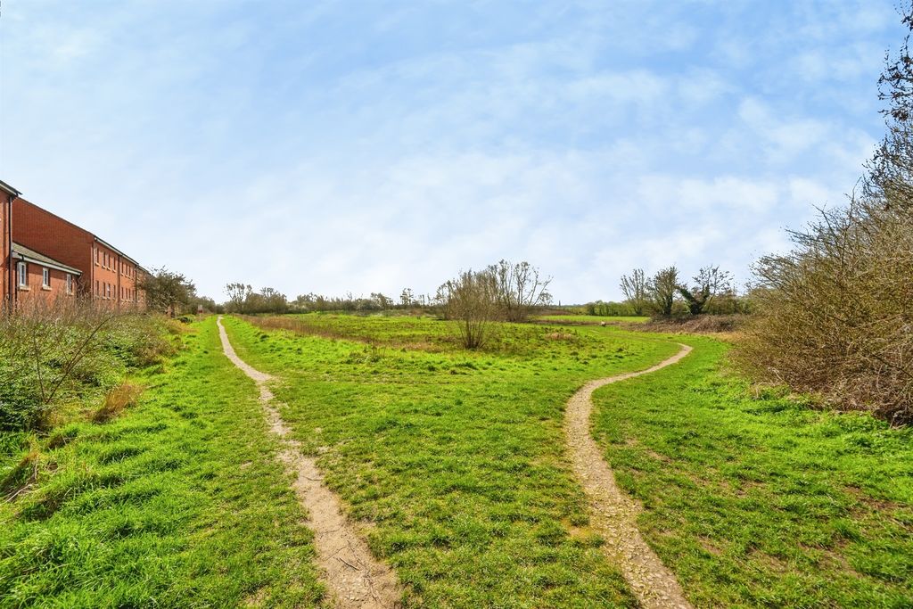 Property photo 3 of 17 External