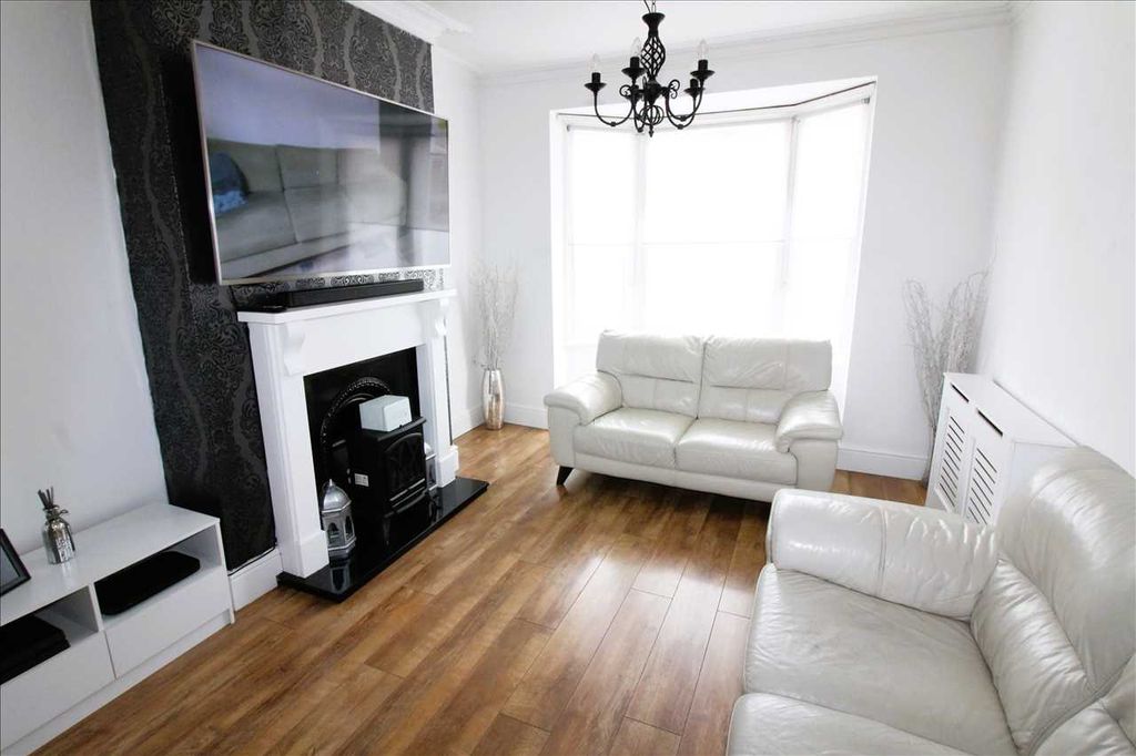 Property photo 3 of 16 Living Room