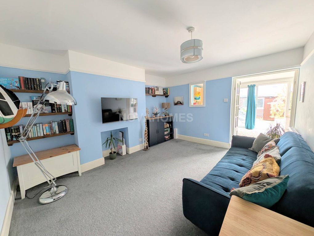 Property photo 2 of 12