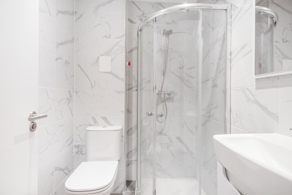 Property photo 1 of 5 Bathroom