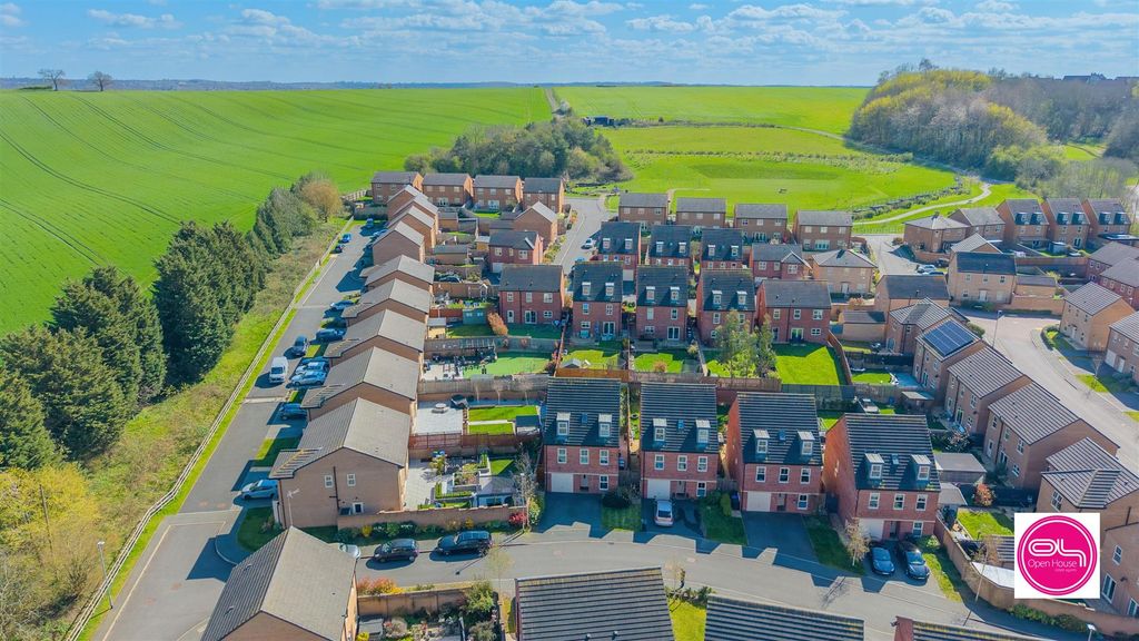 Property photo 2 of 34 Claymills Close, Brizlincote Valley (5).Jpg