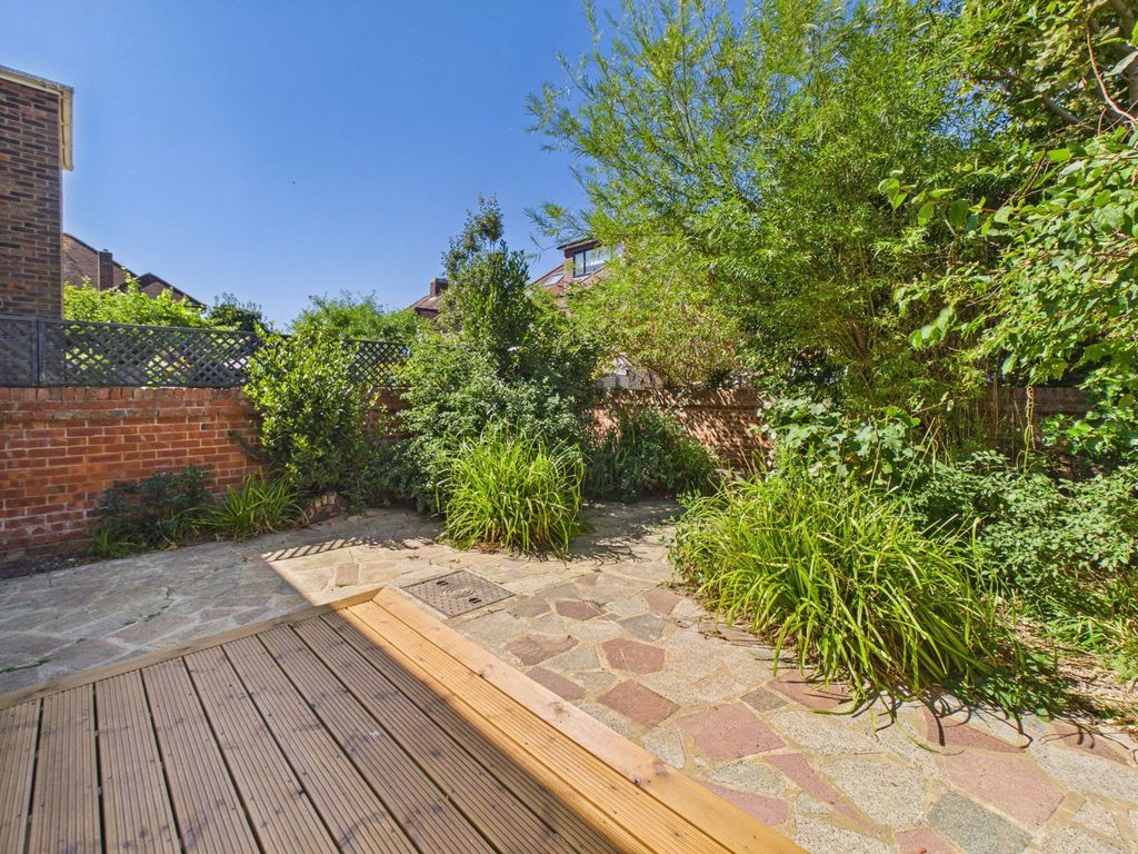 Property photo 2 of 23