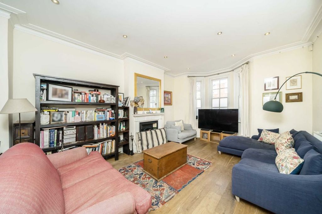 Property photo 2 of 9