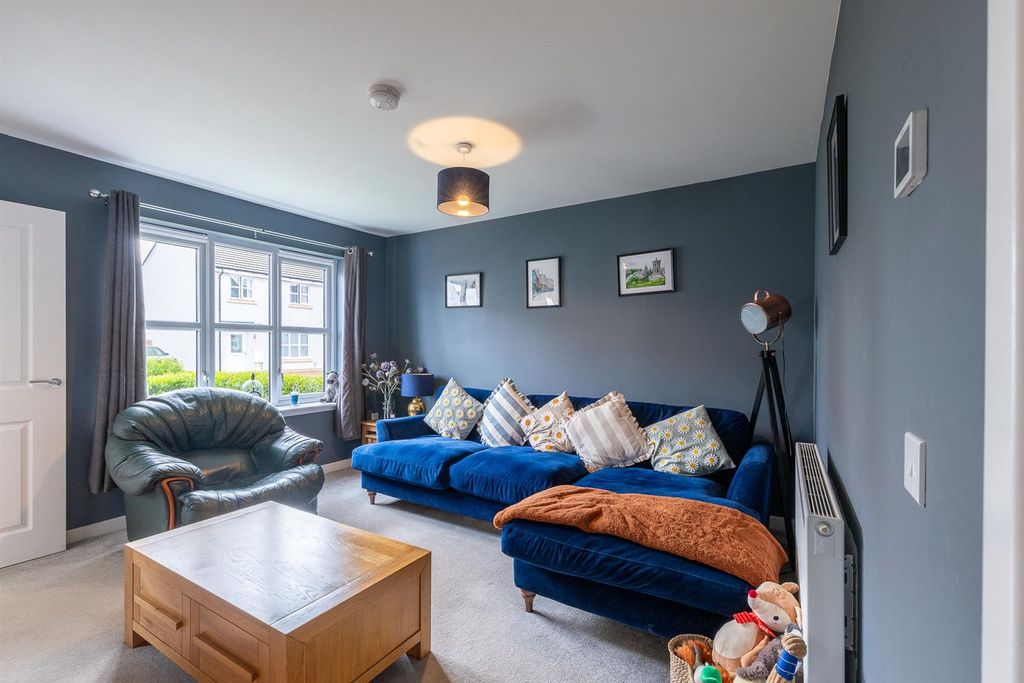 Property photo 2 of 21 8 Caesar Avenue Perth-23.Jpg