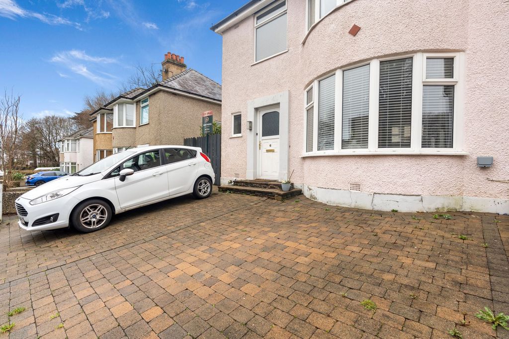 Property photo 2 of 27