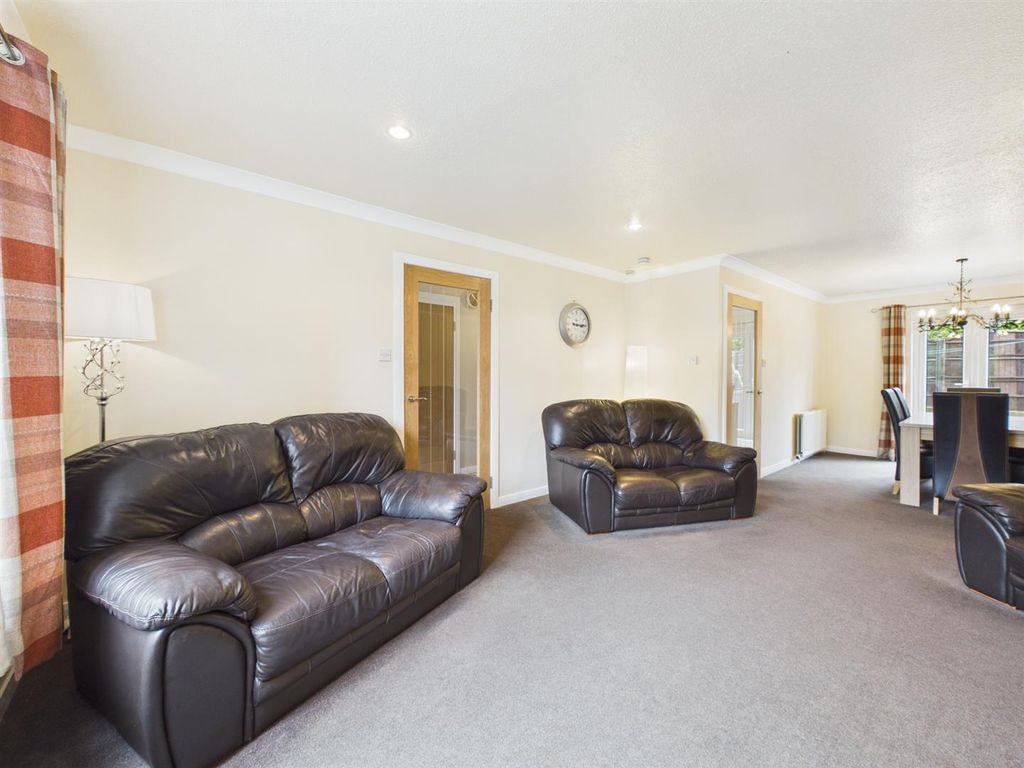 Property photo 3 of 21 Cam03924G0-Pr0106-Still014.Jpg