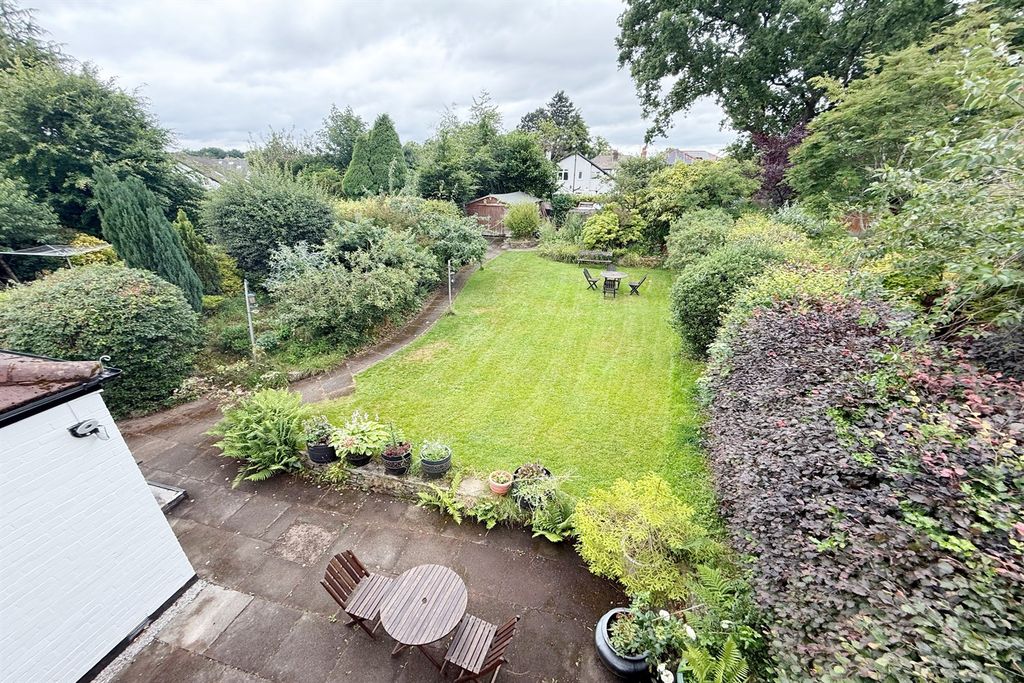 Property photo 2 of 30 Garden
