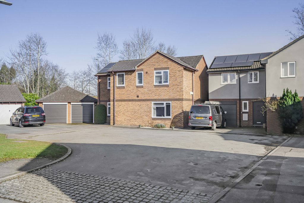Property photo 1 of 31