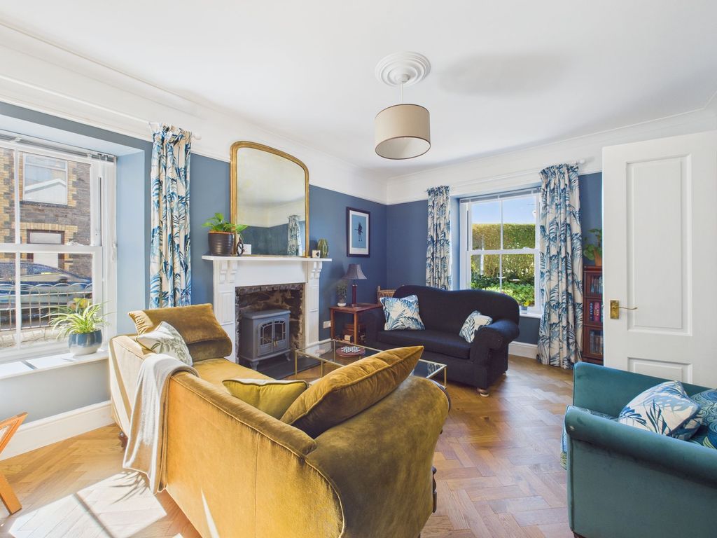 Property photo 2 of 26