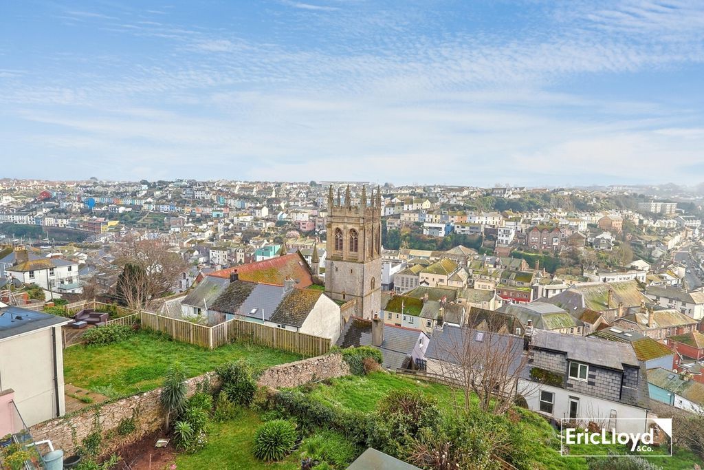 Property photo 2 of 15 Photo 11