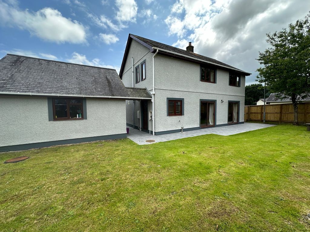 Property photo 2 of 20