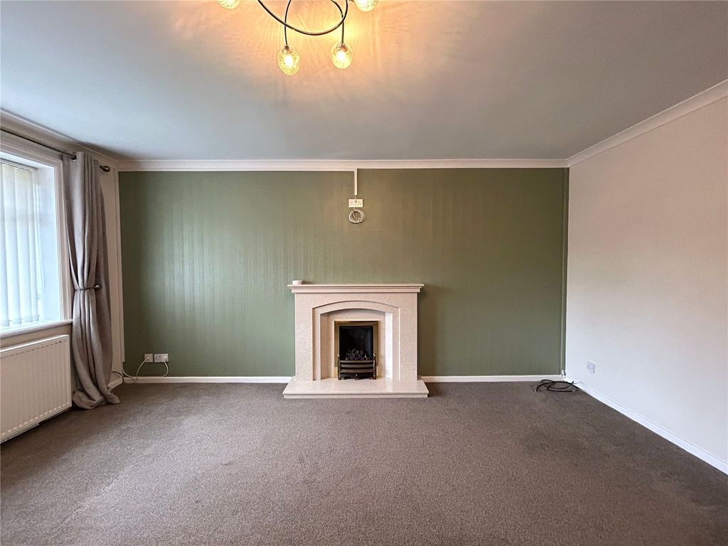 Property photo 2 of 17 Living Room