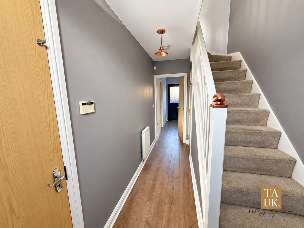 Property photo 3 of 25