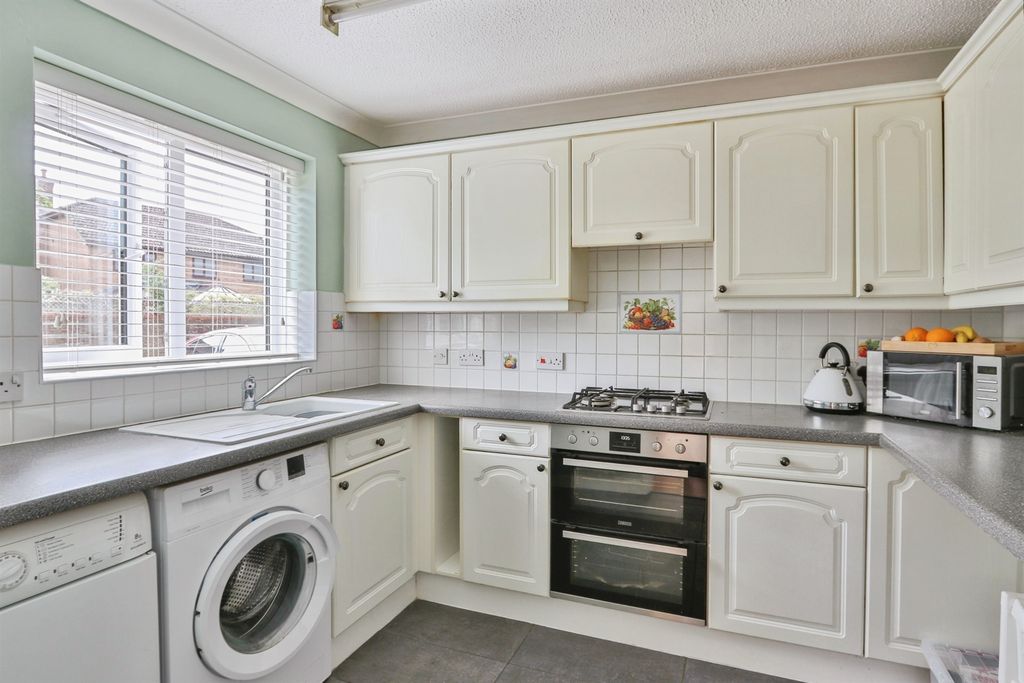 Property photo 3 of 17