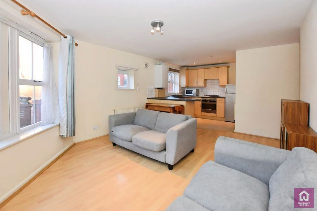 Property photo 3 of 18 Pbox-Img.Jpg