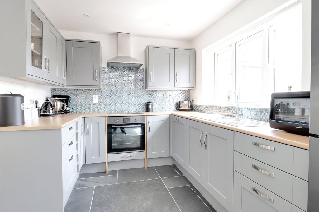Property photo 3 of 12 3 - Picture No. 03