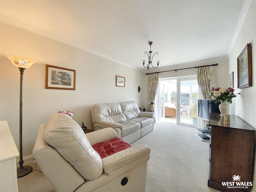 Property photo 2 of 15 Img_3449.Jpg
