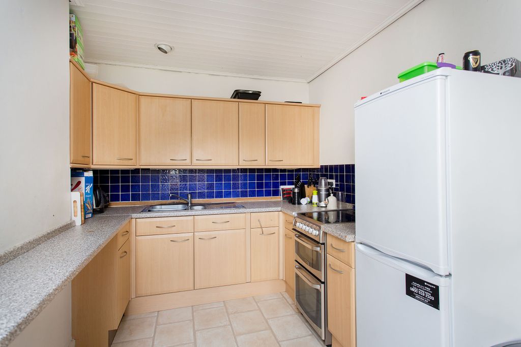 Property photo 3 of 9 3