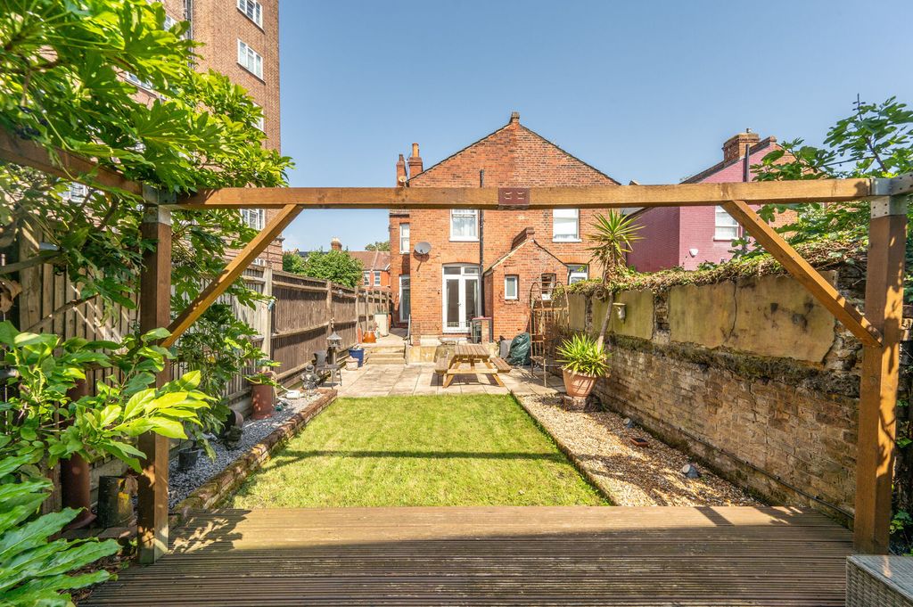 Property photo 3 of 16
