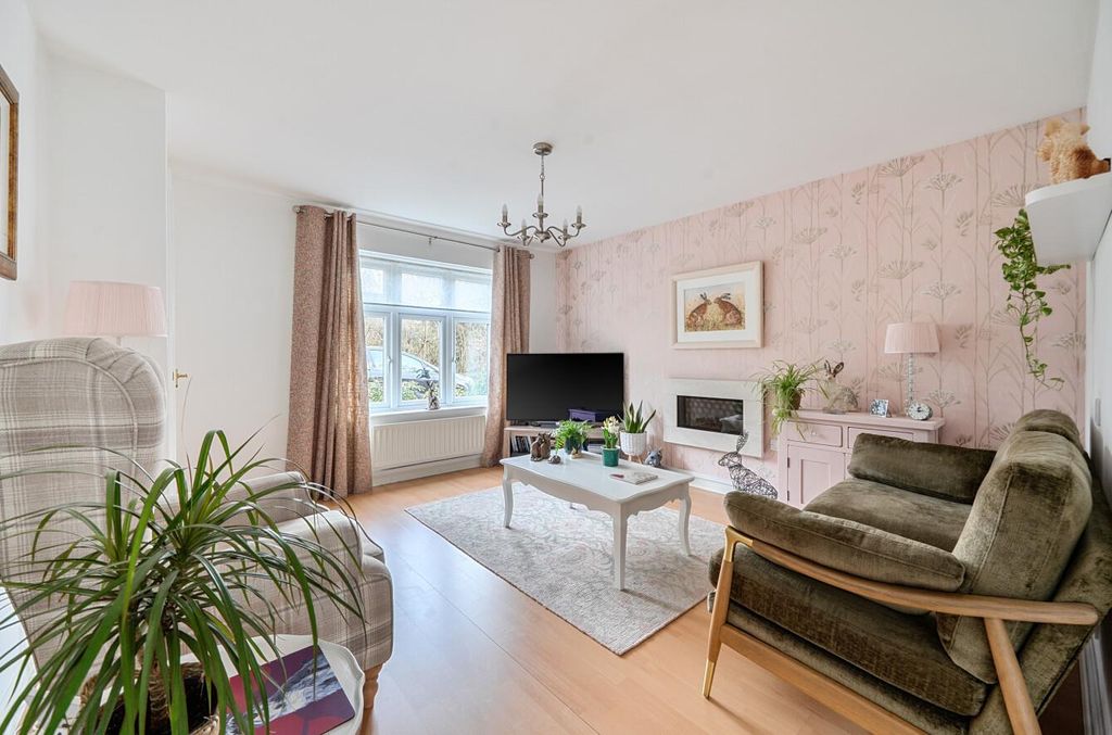 Property photo 2 of 19 1397122-18-6964F8812Dd6E.Jpg