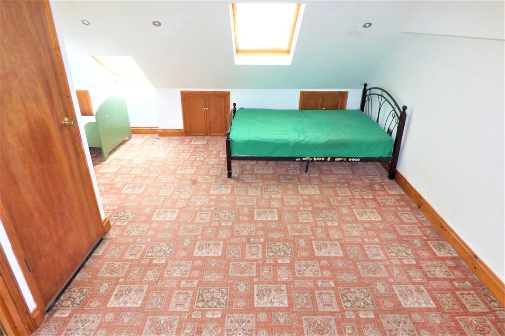 Property photo 2 of 8 Bedroom 2